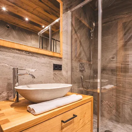 Luxury - Alpine Essence Apartament *